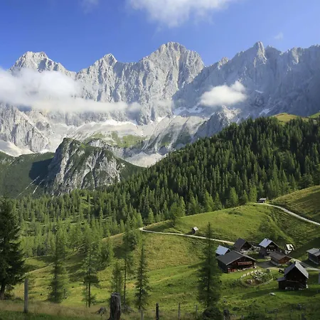 Hermann, * Ramsau am Dachstein